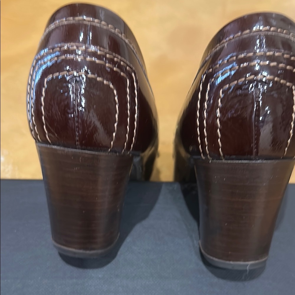Coach Women's Dark Brown Loafers with Gold Chain Detail.  Gorgeous wine color - Picture 6 of 8
